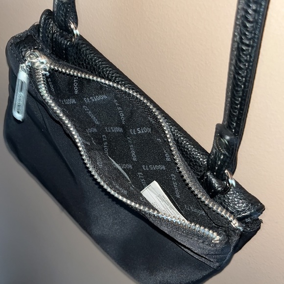 Roots crossbody purse - Picture 5 of 8